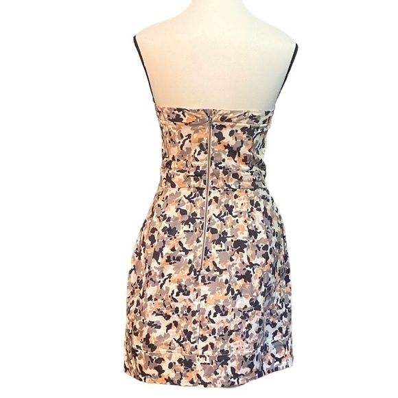 $10$ add on French Connection-strapless corset style mini dress. Size 4 - Picture 4 of 14